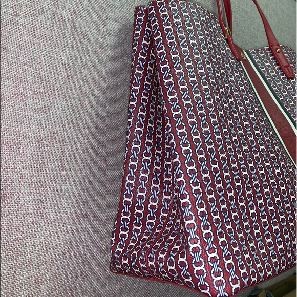 TORY BURCH GEMINI LINK TOTE AND EMERSON ZIP WALLET - Picture 7 of 8